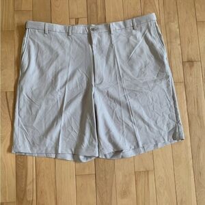 NWOT Haggar Shorts Cool 18 Pro Khaki Size 50 Flat Front Expandable Waist Tan